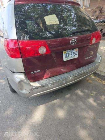 2008 Toyota Sienna LE Minivan 7-Passenger 119.3" WB – miniatura 8