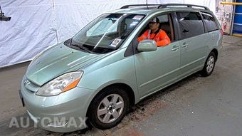 2008 Toyota Sienna XLE Limited Minivan 8-Passenger 119.3" WB