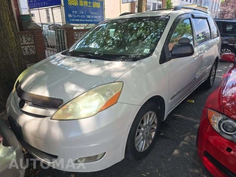 2008 Toyota Sienna XLE Minivan 7-Passenger 119.3" WB