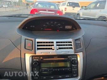 2008 Toyota Yaris Hatchback - miniatura 12