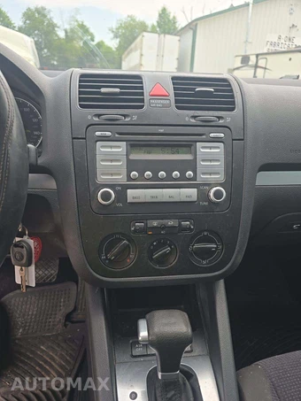 2008 Volkswagen Jetta Sedan S – miniatura 7