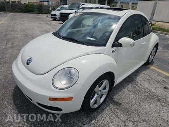 2008 Volkswagen New Beetle Coupe Triple White Hatchback