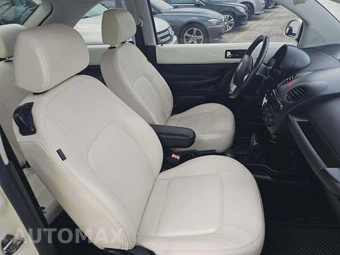 2008 Volkswagen New Beetle Coupe Triple White Hatchback - miniatura 17