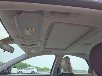2008 Volvo S40 2.4i w/Moonroof - miniatura 17