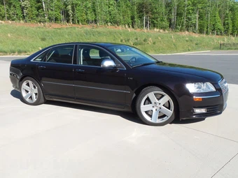 2009 Audi S8 - miniatura 2