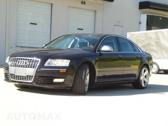 2009 Audi S8 - miniatura 3