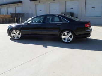 2009 Audi S8 - miniatura 5