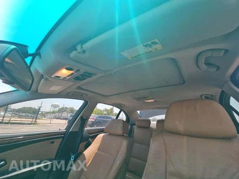 2009 BMW 5 Series Sedan 528i - miniatura 11