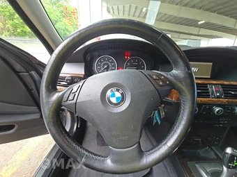2009 BMW 5 Series Sedan 528i xDrive – miniatura 10