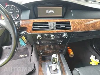 2009 BMW 5 Series Sedan 528i xDrive – miniatura 11