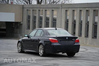 2009 BMW 5 Series Sedan 550i - miniatura 3