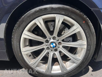 2009 BMW M5 Sedan - miniatura 11