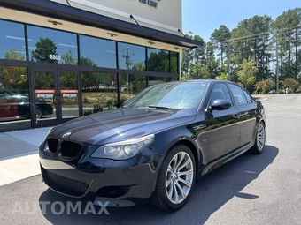 2009 BMW M5 Sedan - miniatura 3