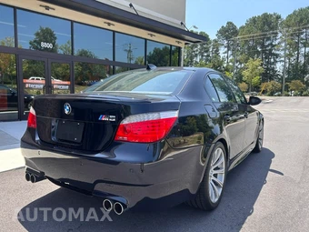 2009 BMW M5 Sedan - miniatura 6