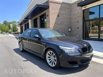 2009 BMW M5 Sedan - miniatura 9