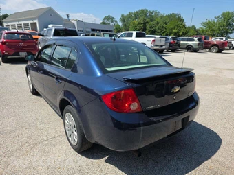 2009 Chevrolet Cobalt LS Sedan 1LS – miniatura 2