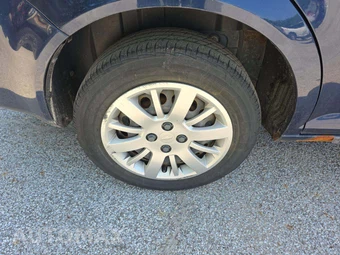 2009 Chevrolet Cobalt LS Sedan 1LS – miniatura 32