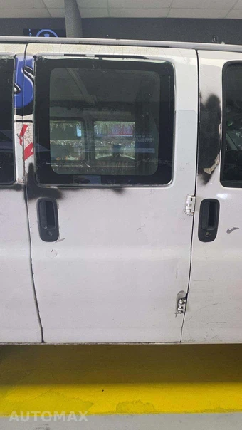 2009 Chevrolet Express 1500 Cargo Van 1WT 135.0" WB – miniatura 24