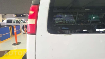 2009 Chevrolet Express 1500 Cargo Van 1WT 135.0" WB – miniatura 28