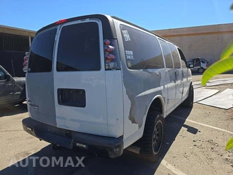 2009 Chevrolet Express 1500 Passenger Van 135.0" WB - miniatura 3
