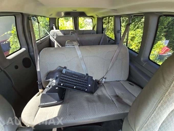 2009 Chevrolet Express 2500 Passenger Van 135.0" WB - miniatura 13