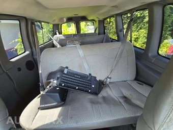 2009 Chevrolet Express 2500 Passenger Van 135.0" WB - miniatura 17