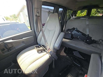 2009 Chevrolet Express 2500 Passenger Van 135.0" WB - miniatura 19