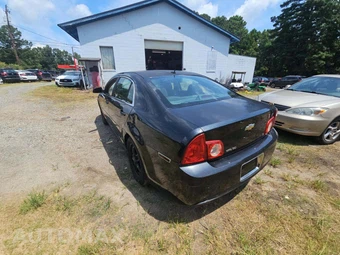 2009 Chevrolet Malibu LS 1FL - miniatura 2