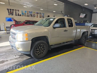 2009 Chevrolet Silverado 1500 LT Extended Cab Medium Bed 1LT w/Rear Doors