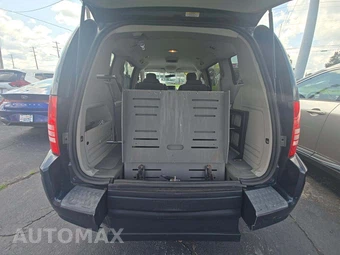 2009 Chrysler Town & Country LX 121.2" WB - miniatura 14