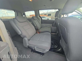 2009 Chrysler Town & Country LX 121.2" WB - miniatura 16