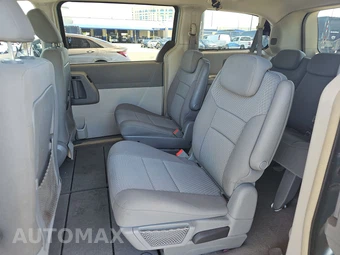 2009 Chrysler Town & Country Touring 121.2" WB - miniatura 13