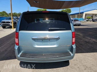 2009 Chrysler Town & Country Touring 121.2" WB - miniatura 5