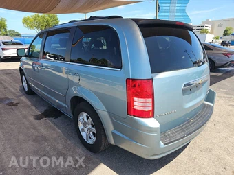 2009 Chrysler Town & Country Touring 121.2" WB - miniatura 6