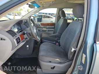 2009 Chrysler Town & Country Touring 121.2" WB - miniatura 7