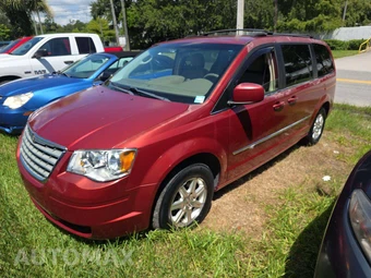 2009 Chrysler Town & Country Touring 121.2" WB — samochód z USA z aukcji Manheim, oferta Kup Teraz w AUTOMAX