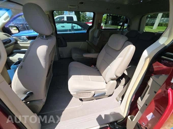 2009 Chrysler Town & Country Touring 121.2" WB - miniatura 13