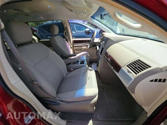 2009 Chrysler Town & Country Touring 121.2" WB - miniatura 19