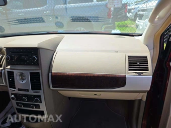 2009 Chrysler Town & Country Touring 121.2" WB - miniatura 20