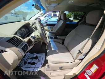 2009 Chrysler Town & Country Touring 121.2" WB - miniatura 6