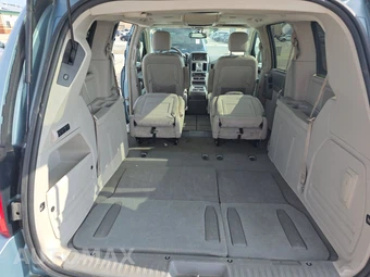 2009 Chrysler Town & Country Touring 121.2" WB – miniatura 17