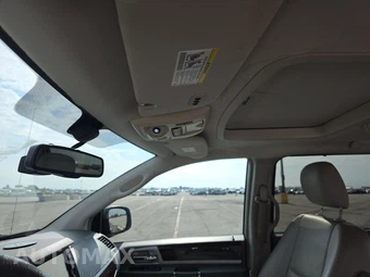 2009 Chrysler Town & Country Touring 121.2" WB – miniatura 19