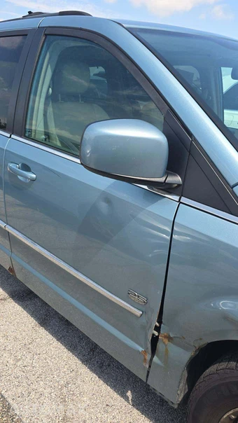 2009 Chrysler Town & Country Touring 121.2" WB – miniatura 21