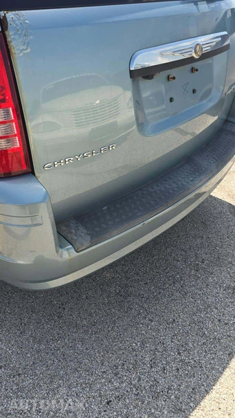 2009 Chrysler Town & Country Touring 121.2" WB – miniatura 22