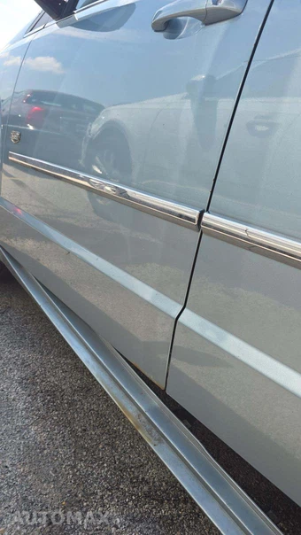 2009 Chrysler Town & Country Touring 121.2" WB – miniatura 33