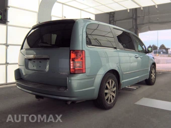 2009 Chrysler Town & Country Touring 121.2" WB – miniatura 4
