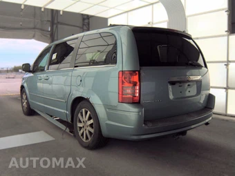2009 Chrysler Town & Country Touring 121.2" WB – miniatura 6