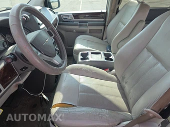 2009 Chrysler Town & Country Touring 121.2" WB – miniatura 7