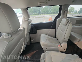 2009 Dodge Grand Caravan SXT Minivan 121.2" WB – miniatura 13