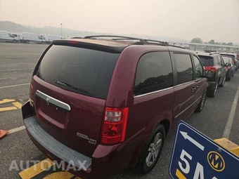 2009 Dodge Grand Caravan SXT Minivan 121.2" WB – miniatura 4